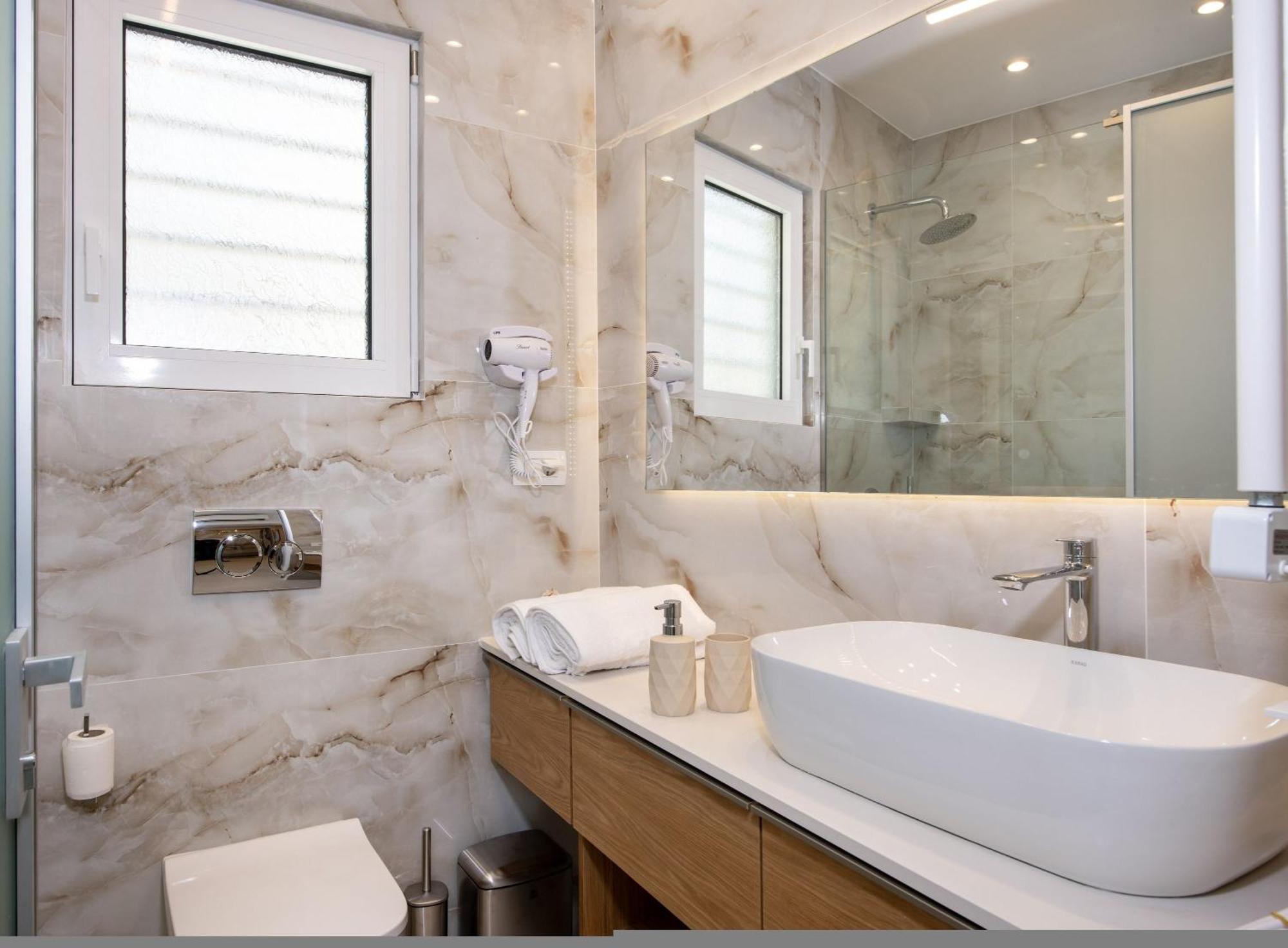 Cherry Central Luxury Suites ハニア エクステリア 写真